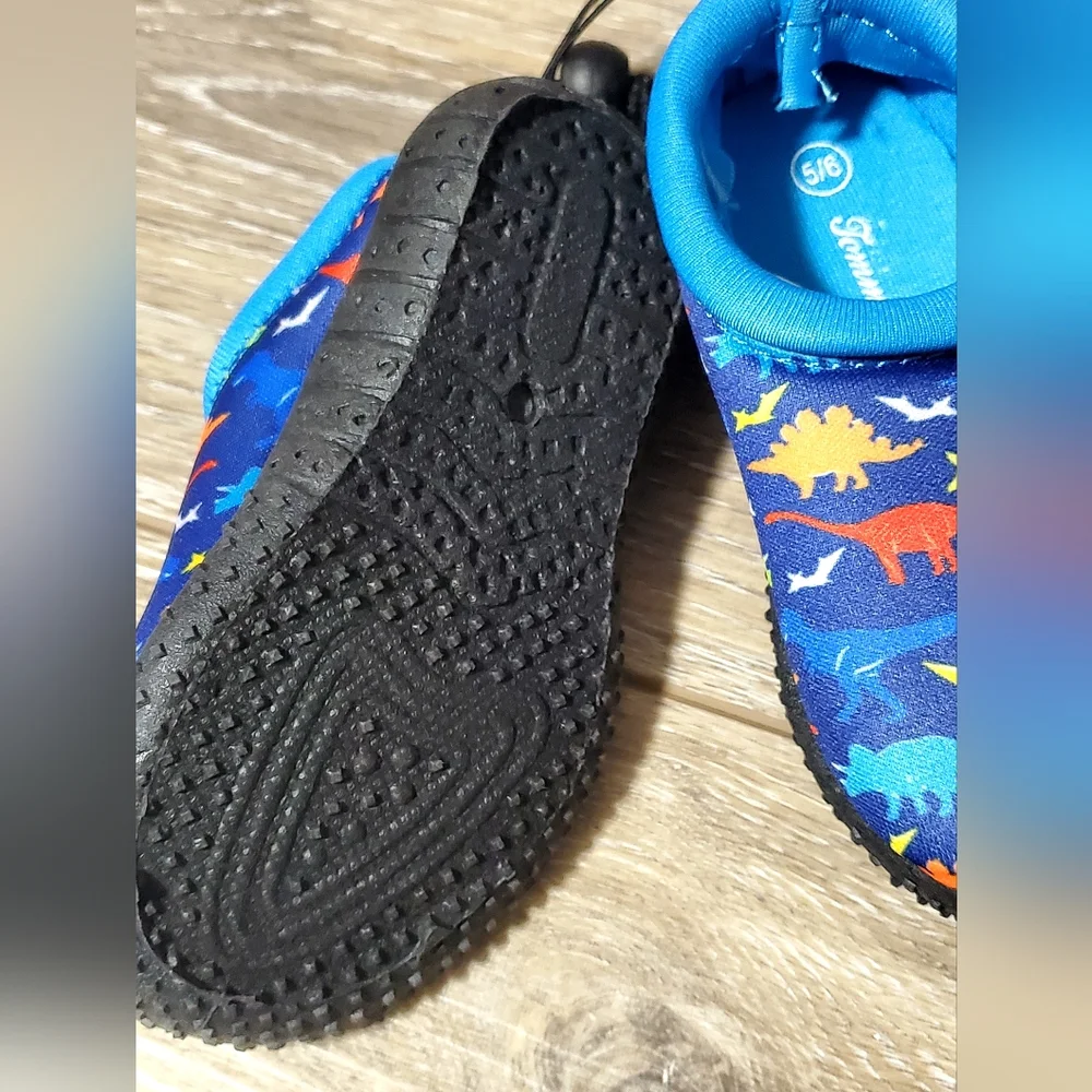 Tommy Bahama boys blue, multi color dino print swim shoes Size 5/6